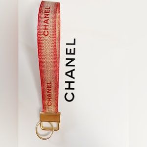 CHANEL HOLIDAY 2022 keychain key holder